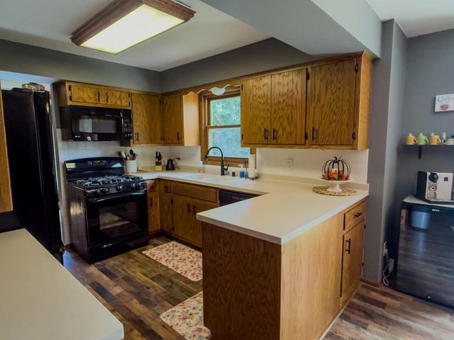 3655 S Sandalwood DRIVE, New Berlin, WI 53151
