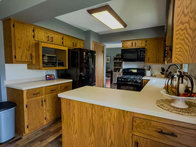 3655 S Sandalwood DRIVE, New Berlin, WI 53151