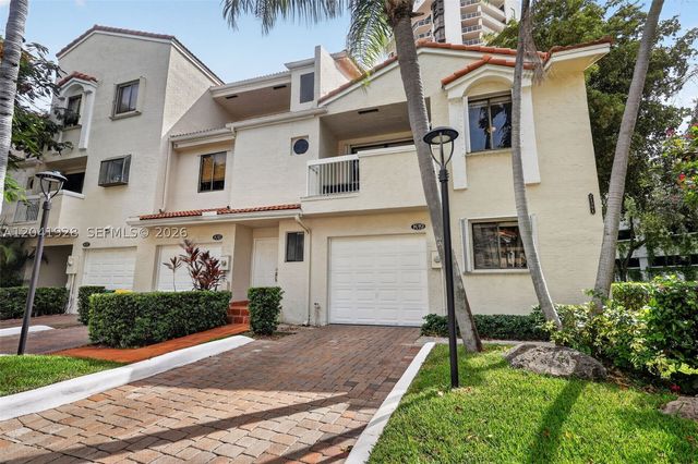 21391 Marina Cove Cir 19-K, Aventura, FL 33180