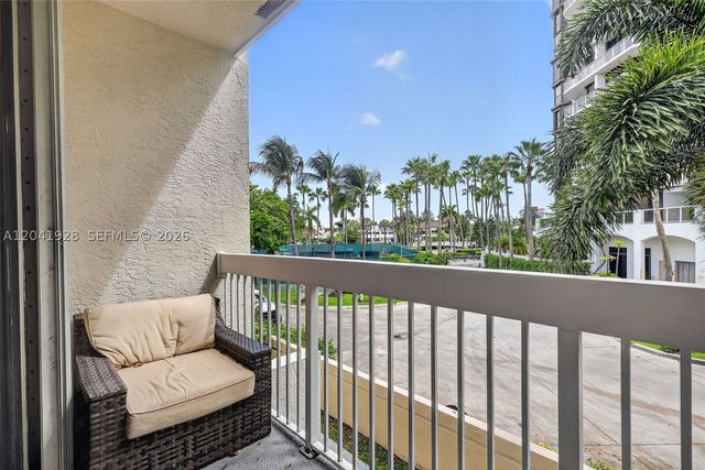 21391 Marina Cove Cir 19-K, Aventura, FL 33180