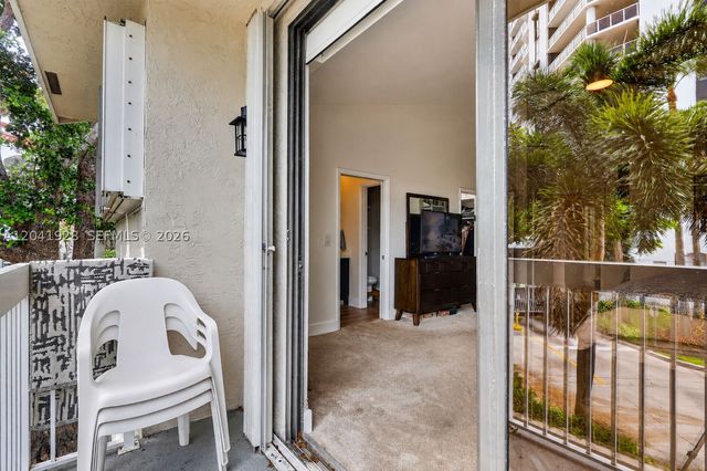 21391 Marina Cove Cir 19-K, Aventura, FL 33180