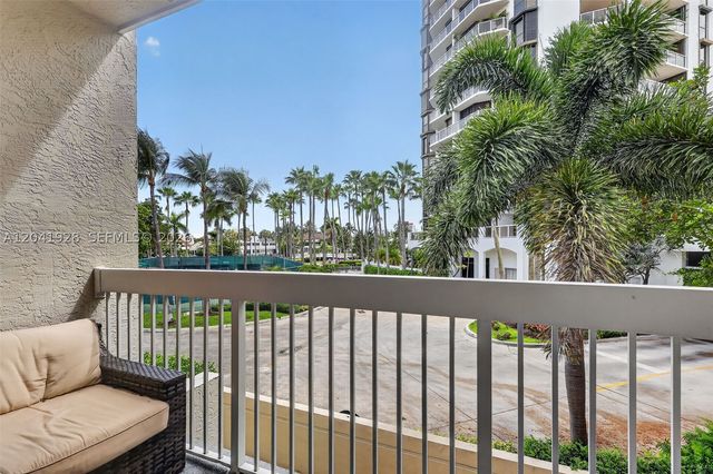 21391 Marina Cove Cir 19-K, Aventura, FL 33180