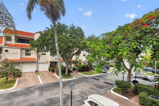 21391 Marina Cove Cir 19-K, Aventura, FL 33180