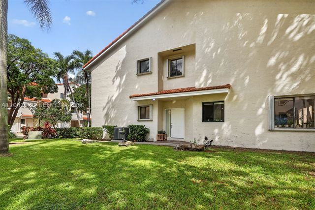 21391 Marina Cove Cir 19-K, Aventura, FL 33180