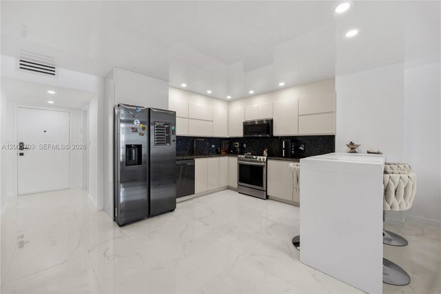 1865 S Ocean Dr 15B, Hallandale Beach, FL 33009