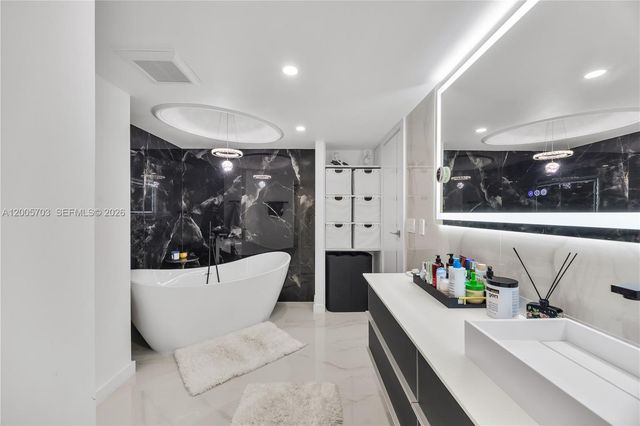 1865 S Ocean Dr 15B, Hallandale Beach, FL 33009