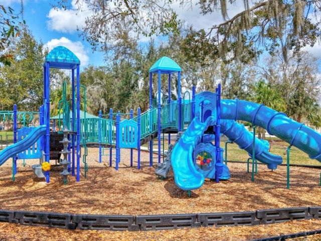 17433 NEW CROSS CIRCLE, Lithia, FL 33547