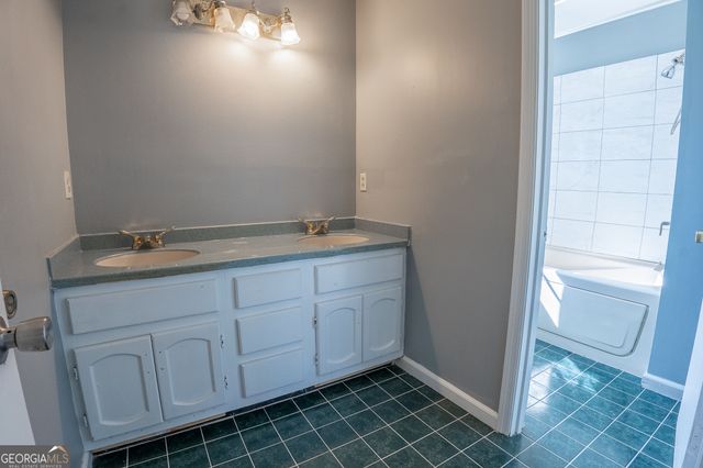 3050 Willowstone Drive, Lizella, GA 31052