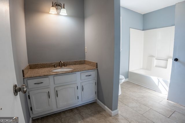 3050 Willowstone Drive, Lizella, GA 31052