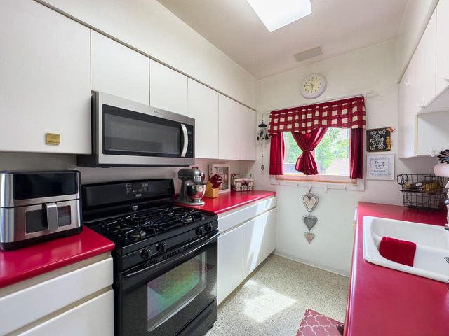 3840 N 55th STREET, Milwaukee, WI 53216