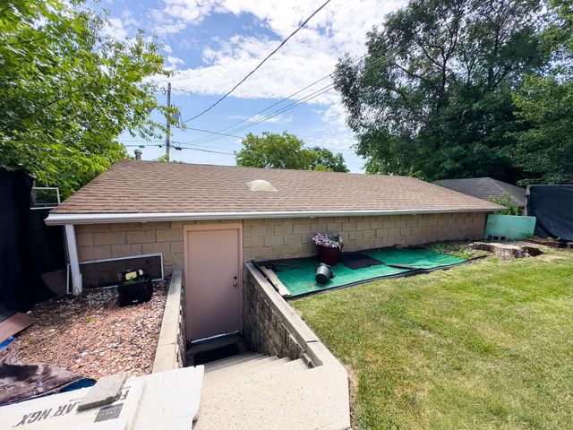 3840 N 55th STREET, Milwaukee, WI 53216