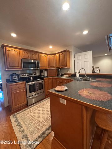 7730 Cottage Cove Way, Louisville, KY 40214