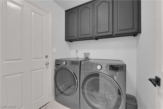 8170 Round Hills Circle, Las Vegas, NV 89113