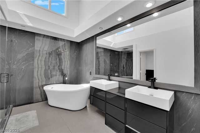 8170 Round Hills Circle, Las Vegas, NV 89113