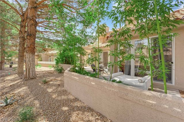 8170 Round Hills Circle, Las Vegas, NV 89113
