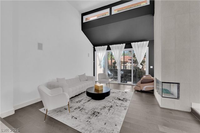 8170 Round Hills Circle, Las Vegas, NV 89113