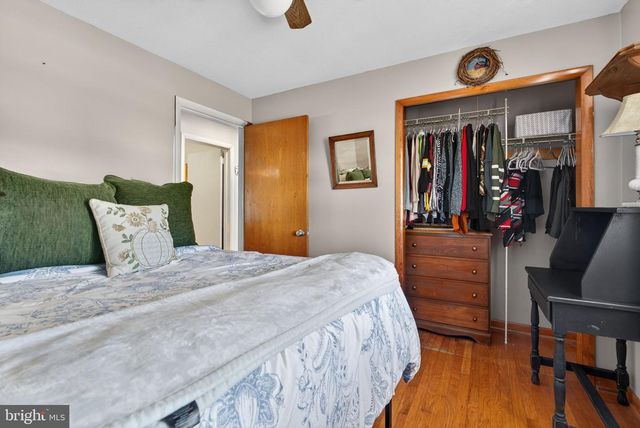 2139 TWIN BROOKS DR, York, PA 17408