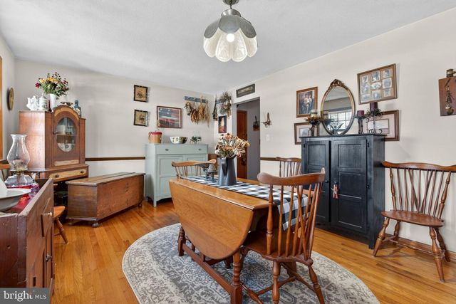 2139 TWIN BROOKS DR, York, PA 17408