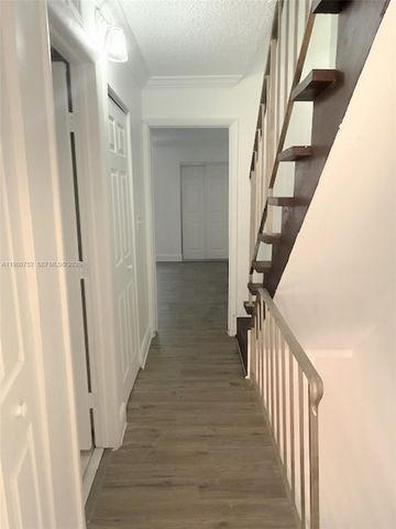 4415 W 10th Ln 14, Hialeah, FL 33012