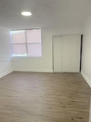 4415 W 10th Ln 14, Hialeah, FL 33012