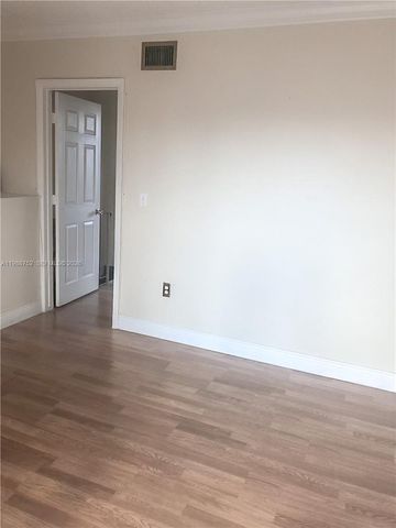 4415 W 10th Ln 14, Hialeah, FL 33012