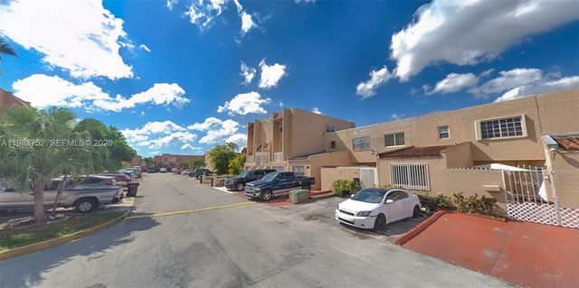 4415 W 10th Ln 14, Hialeah, FL 33012