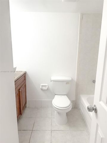 4415 W 10th Ln 14, Hialeah, FL 33012