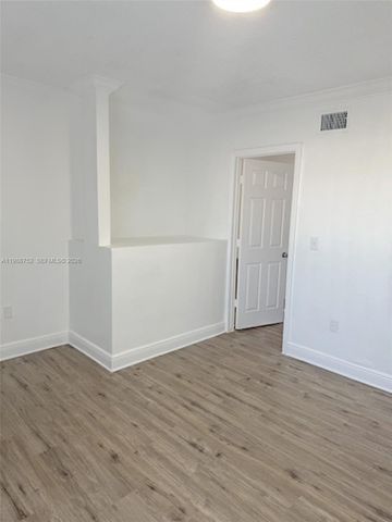 4415 W 10th Ln 14, Hialeah, FL 33012