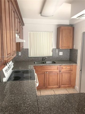 4415 W 10th Ln 14, Hialeah, FL 33012