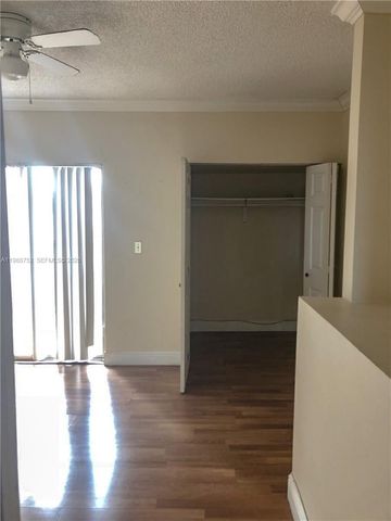 4415 W 10th Ln 14, Hialeah, FL 33012