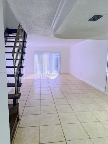 4415 W 10th Ln 14, Hialeah, FL 33012