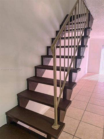 4415 W 10th Ln 14, Hialeah, FL 33012