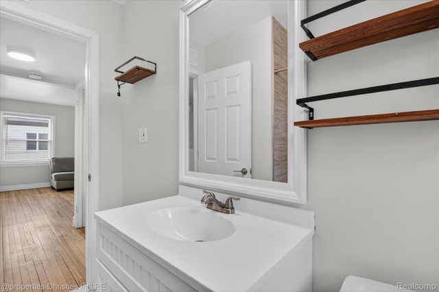 23044 Harding Avenue, Hazel Park, MI 48030