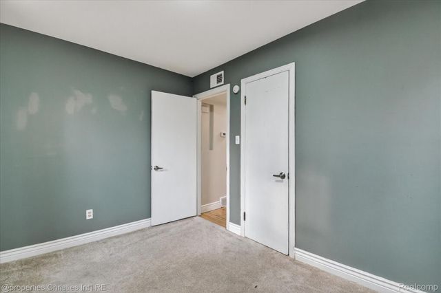 23044 Harding Avenue, Hazel Park, MI 48030