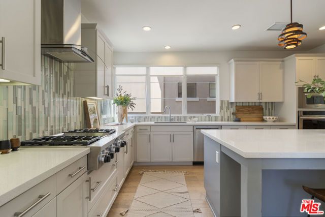 12868 S Seaglass Circle W, Los Angeles, CA 90094