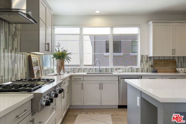 12868 S Seaglass Circle W, Los Angeles, CA 90094