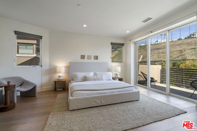 12868 S Seaglass Circle W, Los Angeles, CA 90094