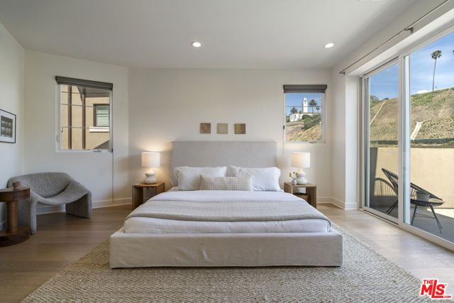 12868 S Seaglass Circle W, Los Angeles, CA 90094