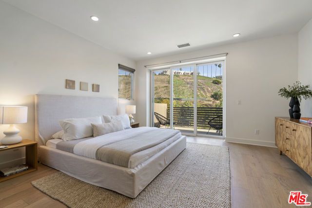 12868 S Seaglass Circle W, Los Angeles, CA 90094