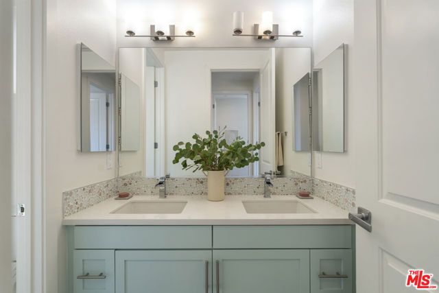 12868 S Seaglass Circle W, Los Angeles, CA 90094