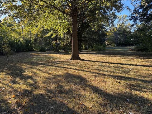 314 SW Walnut Street, Lee's Summit, MO 64063