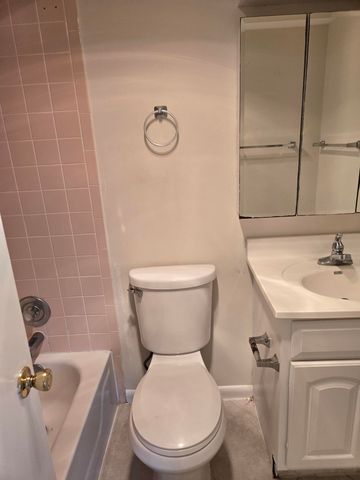99 Salisbury E, West Palm Beach, FL 33417