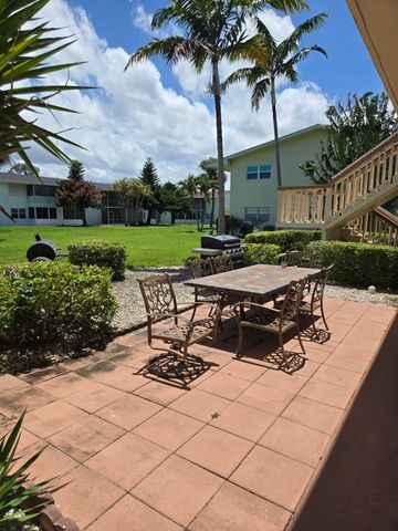 99 Salisbury E, West Palm Beach, FL 33417