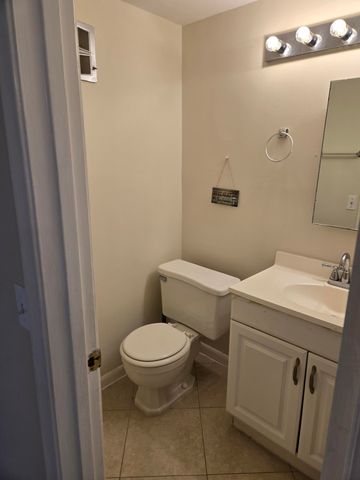 99 Salisbury E, West Palm Beach, FL 33417