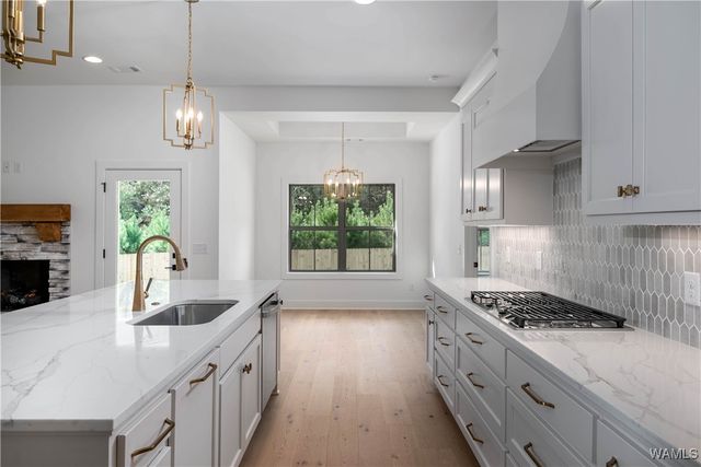 13940 Glenview Drive, Northport, AL 35475