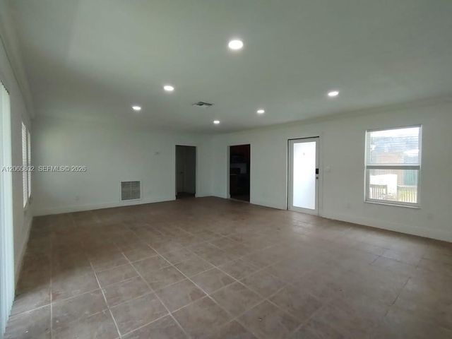3141 N 73rd Avenue, Hollywood, FL 33024