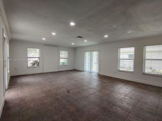 3141 N 73rd Avenue, Hollywood, FL 33024