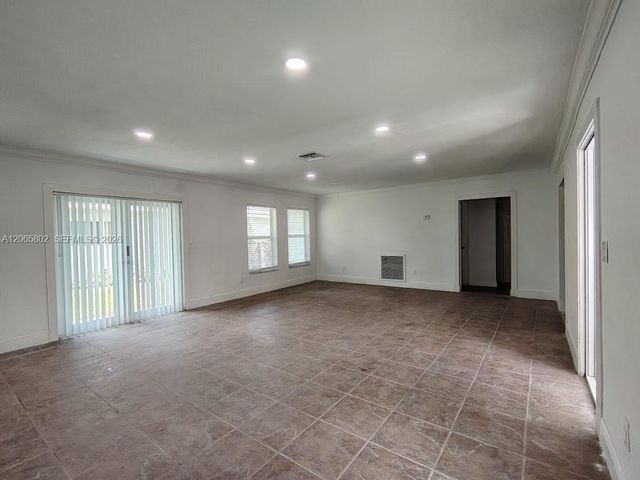 3141 N 73rd Avenue, Hollywood, FL 33024