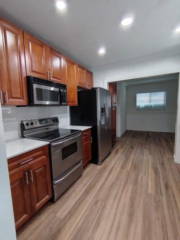 3141 N 73rd Avenue, Hollywood, FL 33024