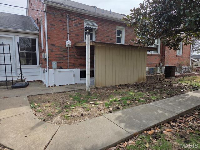 1825 Ashby Road, St Louis, MO 63114